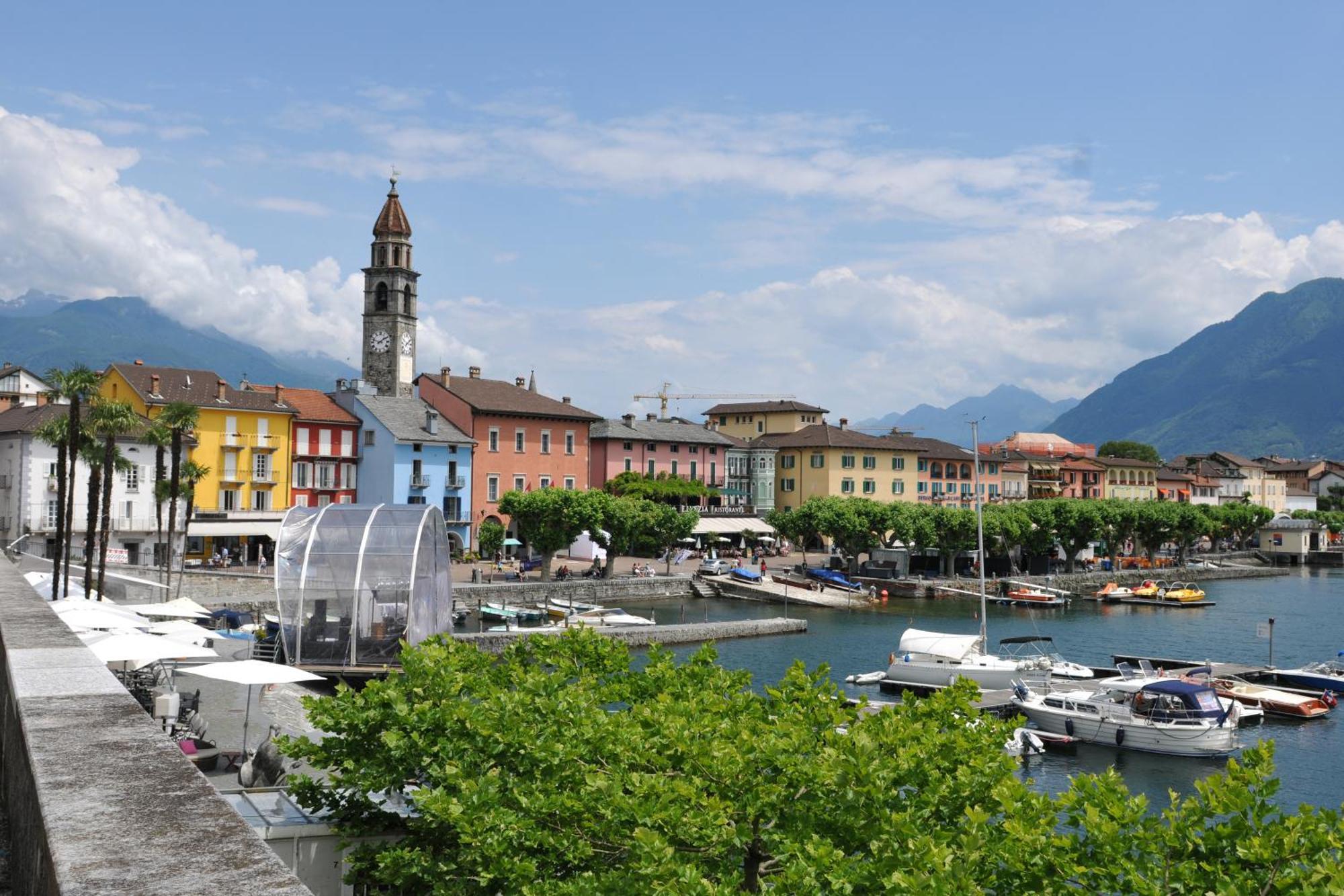 Red View Apartment - Happy Rentals Ronco sopra Ascona Exterior foto
